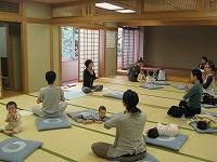 080930産後ヨガ@.jpg